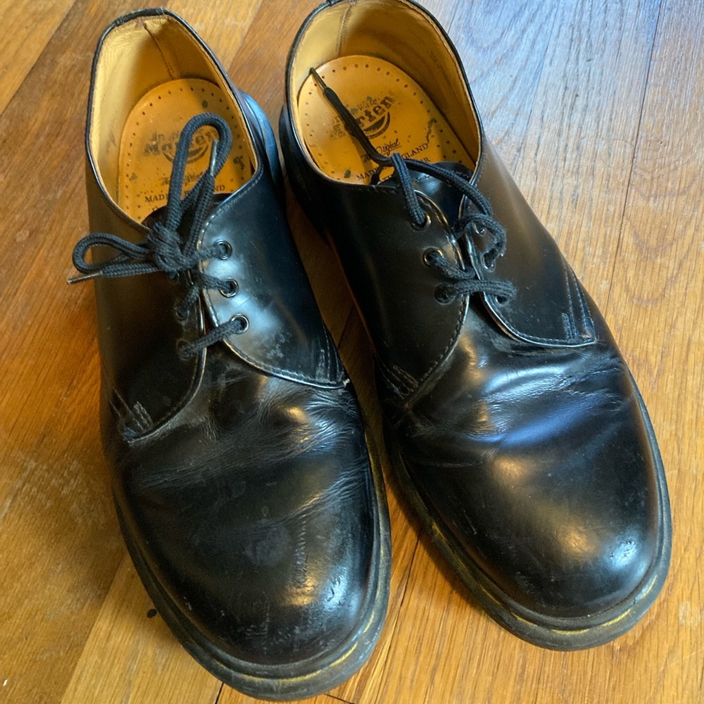 DR. MARTENS OXFORDS